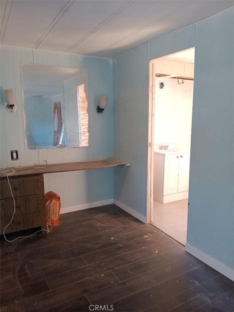 21112 N Neighbours Boulevard