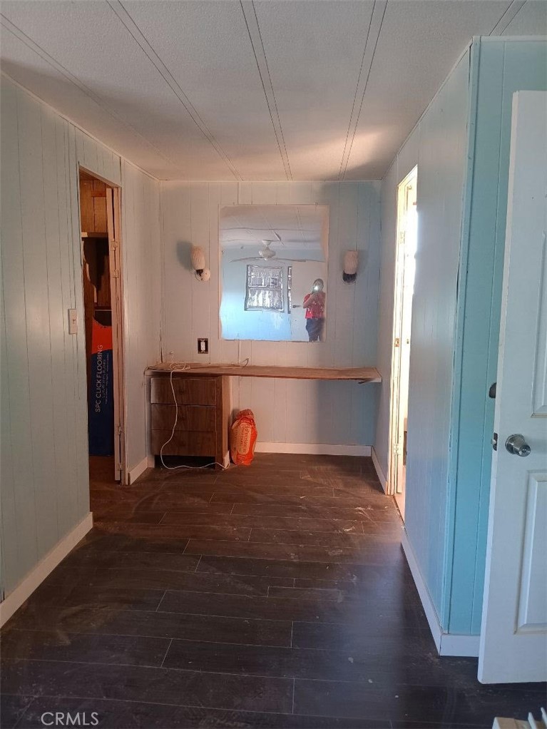 21112 N Neighbours Boulevard