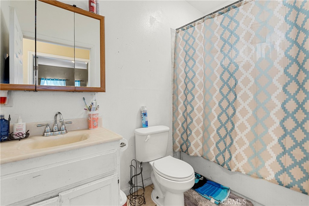 10406 Avalon Boulevard