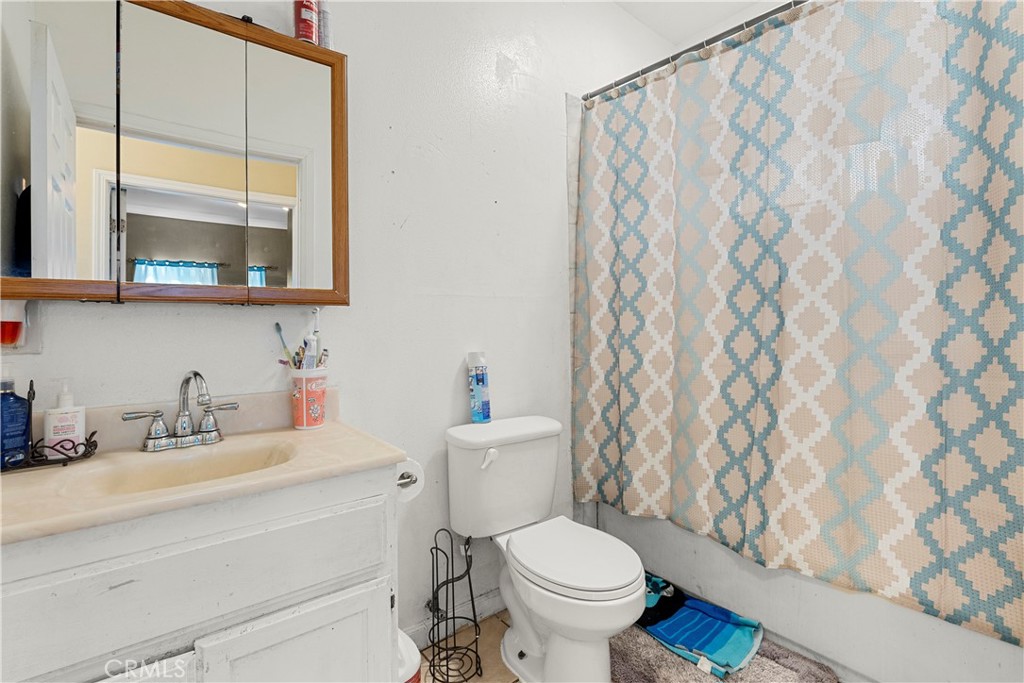 10406 Avalon Boulevard