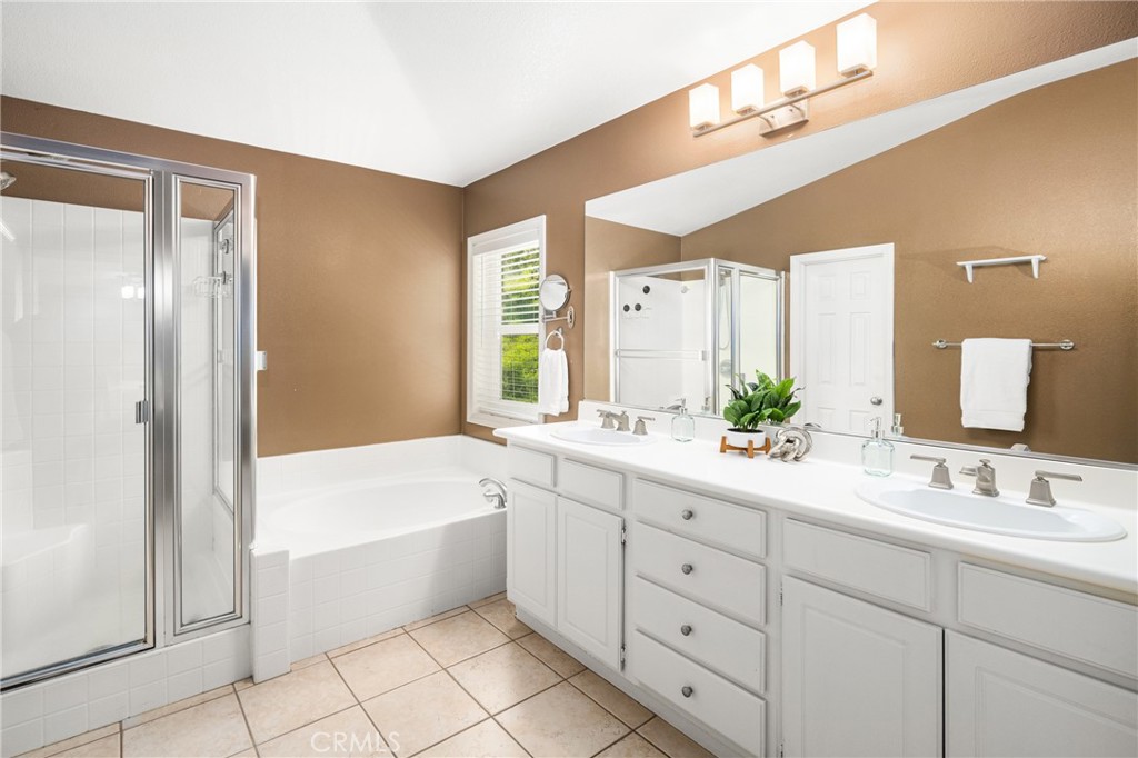 8804 E HEATHERWOOD Road