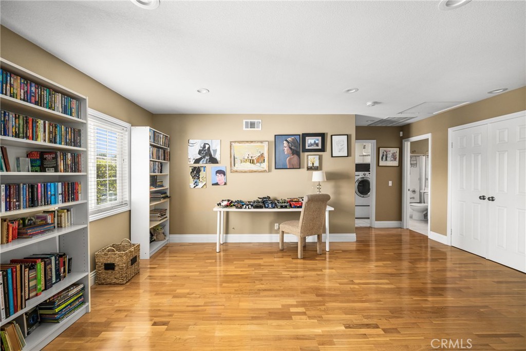 8804 E HEATHERWOOD Road