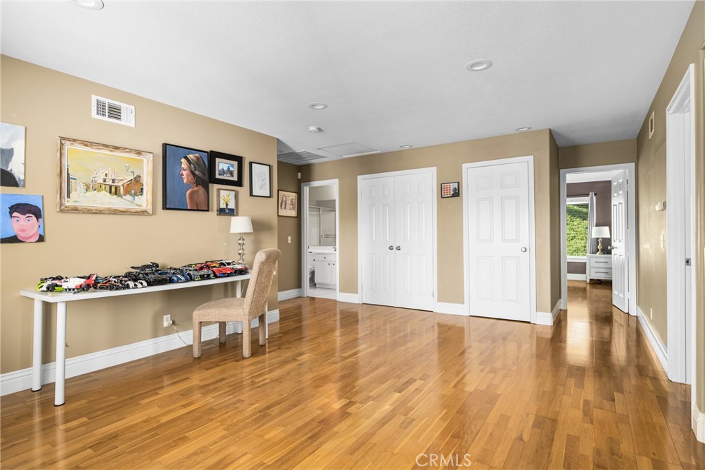 8804 E HEATHERWOOD Road