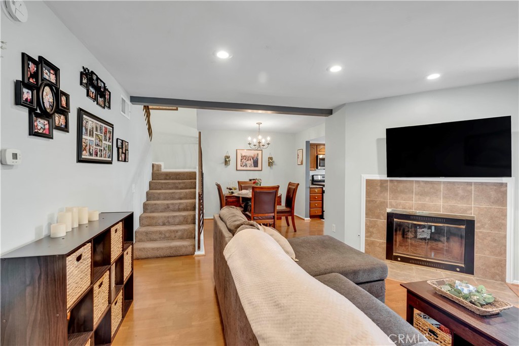 1103 W Whittlers Lane