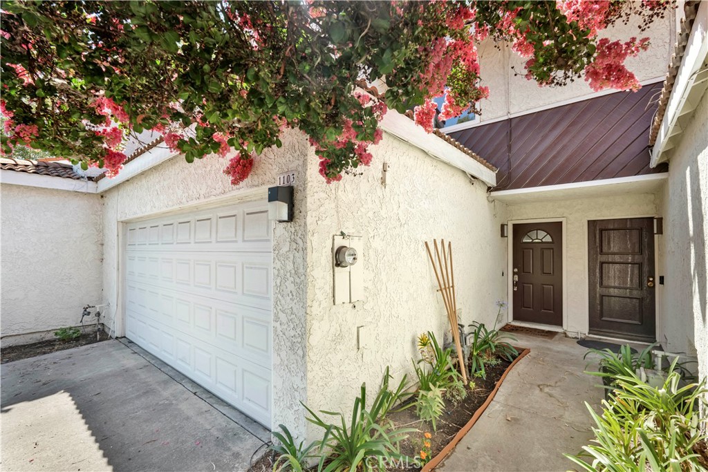 1103 W Whittlers Lane