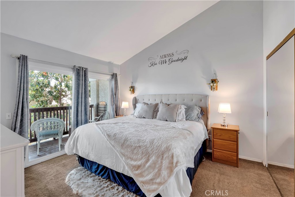 1103 W Whittlers Lane