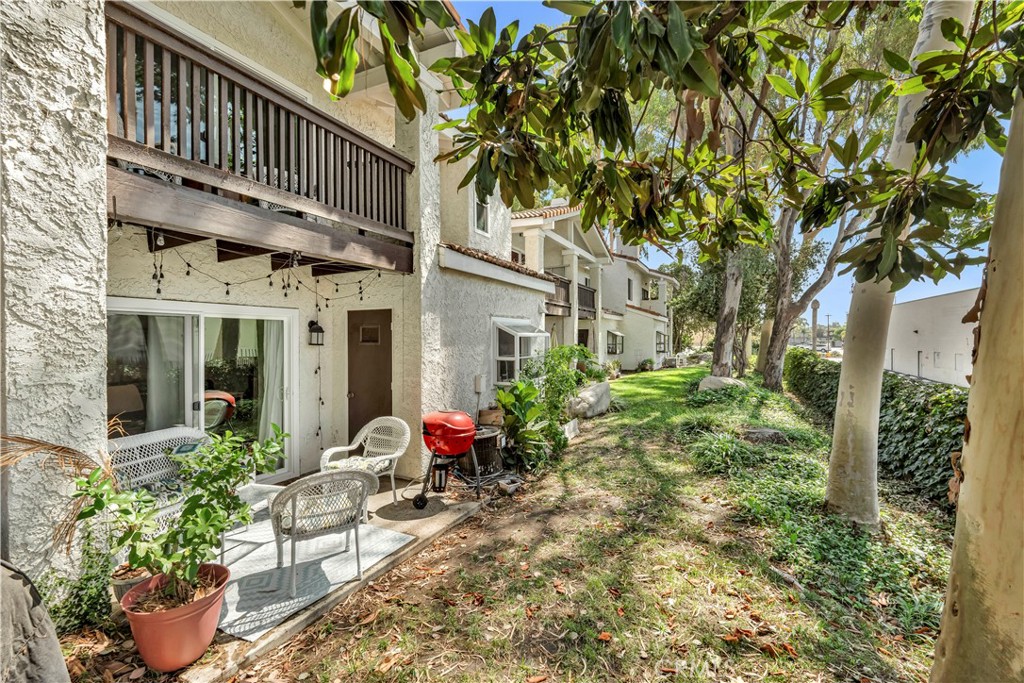 1103 W Whittlers Lane