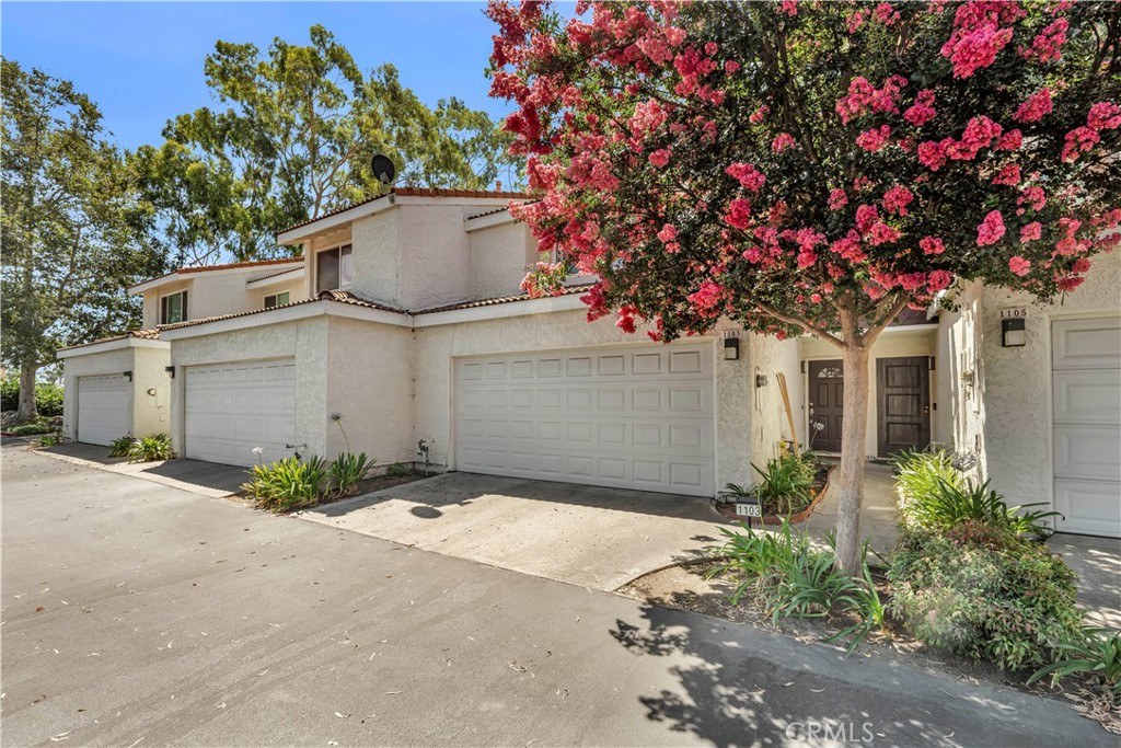 1103 W Whittlers Lane