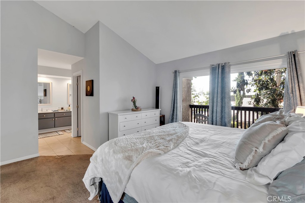 1103 W Whittlers Lane