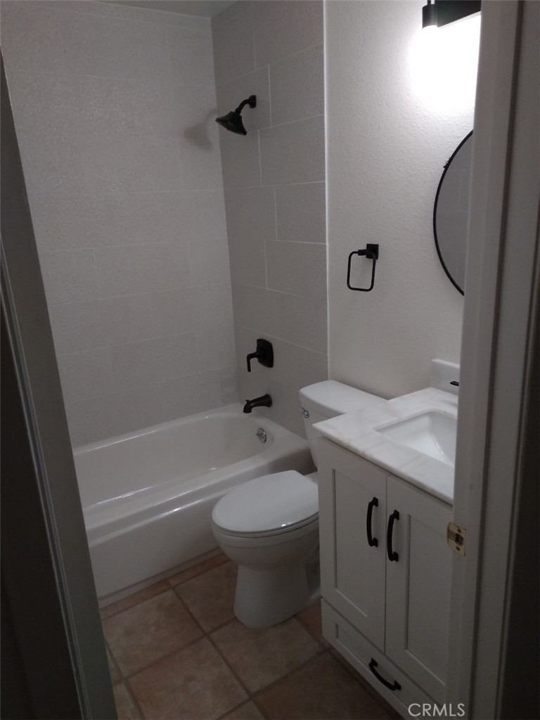 4418 Avenida Del Este