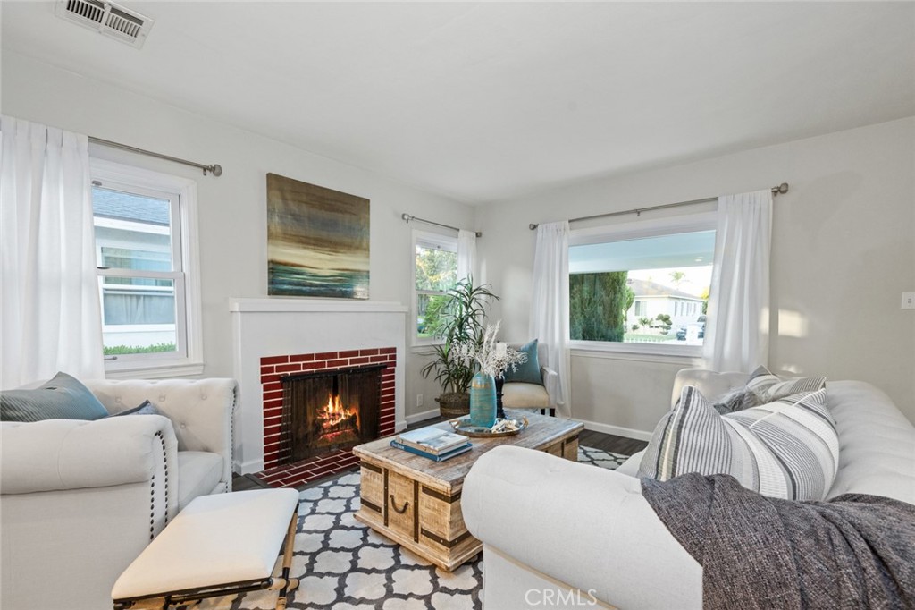 2116 S Sycamore Street