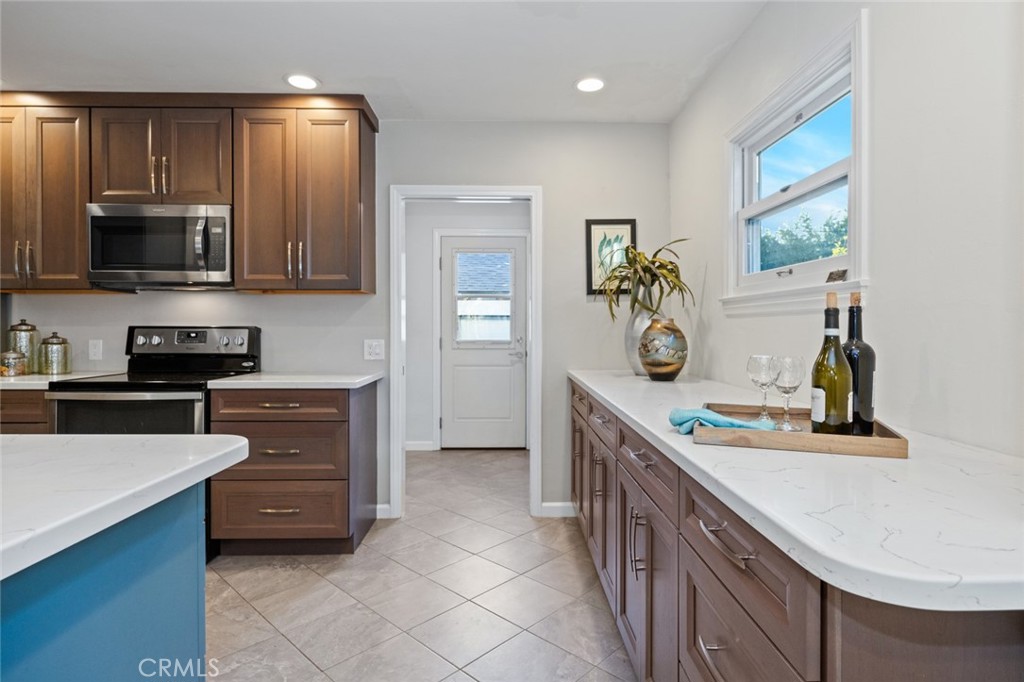 2116 S Sycamore Street