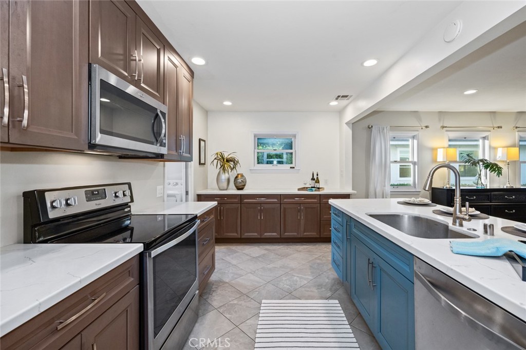 2116 S Sycamore Street