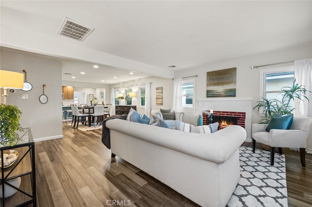 2116 S Sycamore Street