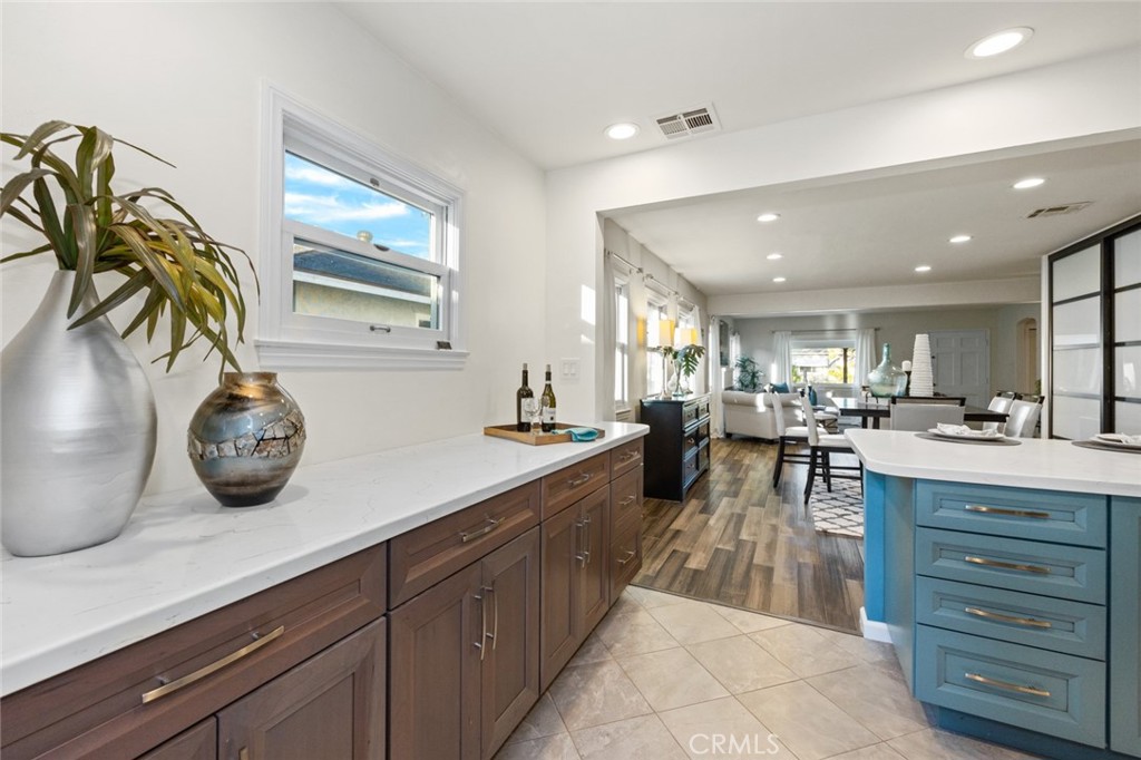 2116 S Sycamore Street