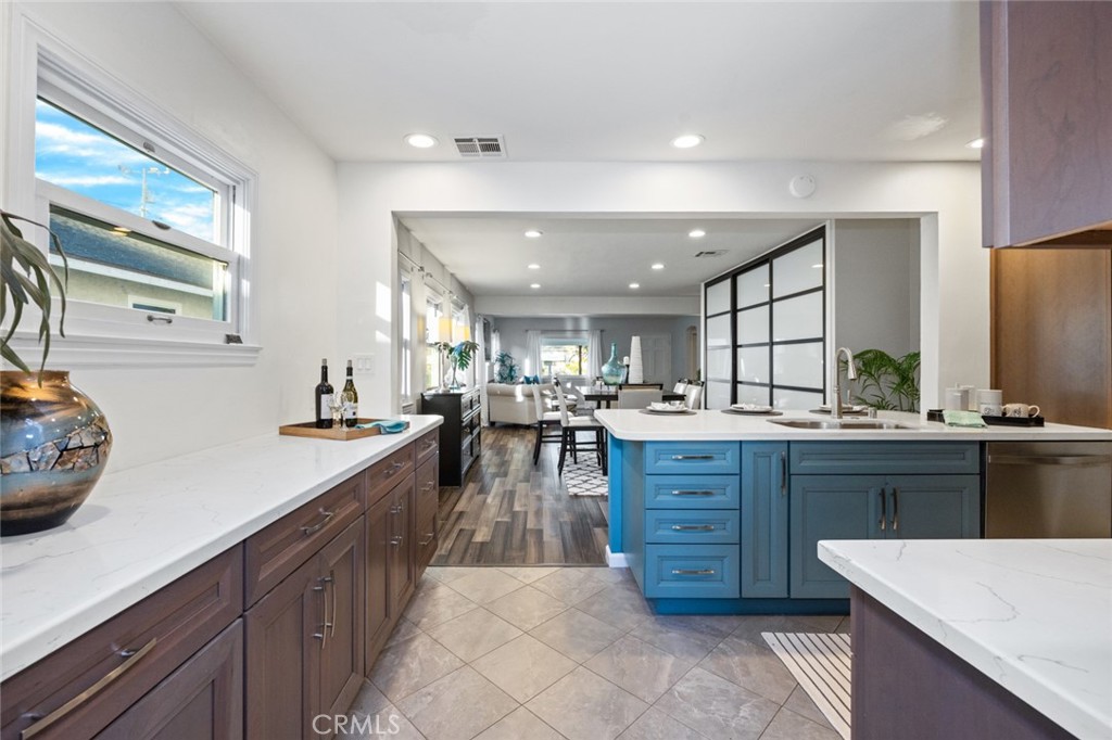 2116 S Sycamore Street