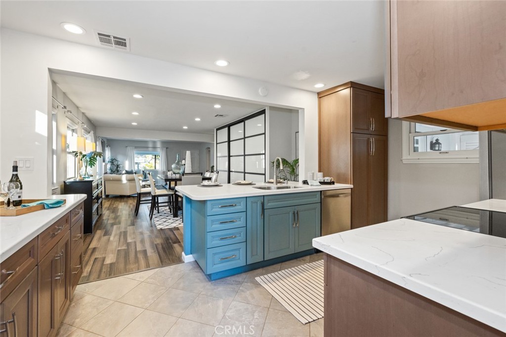 2116 S Sycamore Street