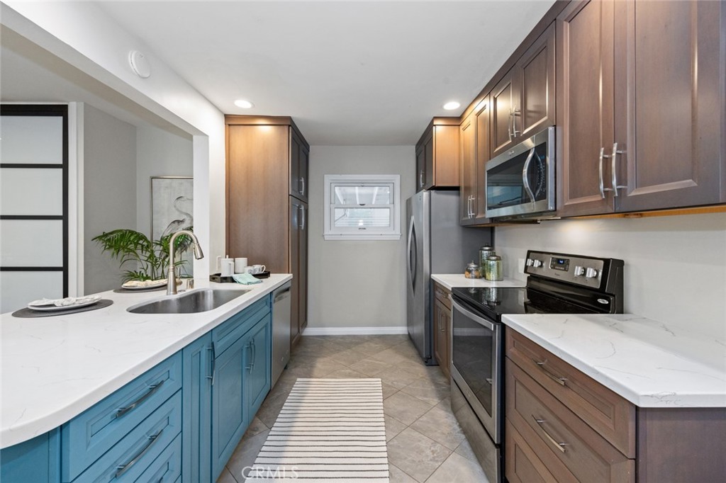 2116 S Sycamore Street