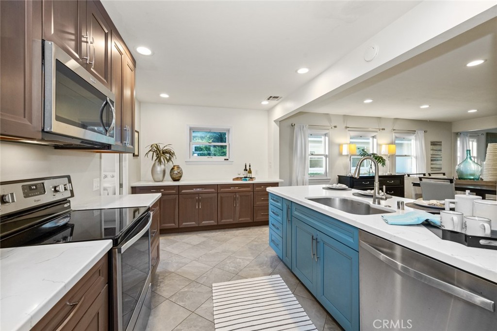 2116 S Sycamore Street