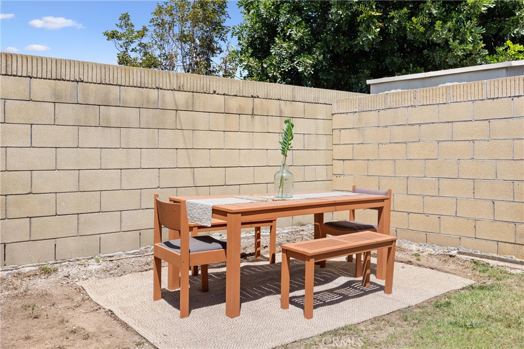 1106 N Wright Street