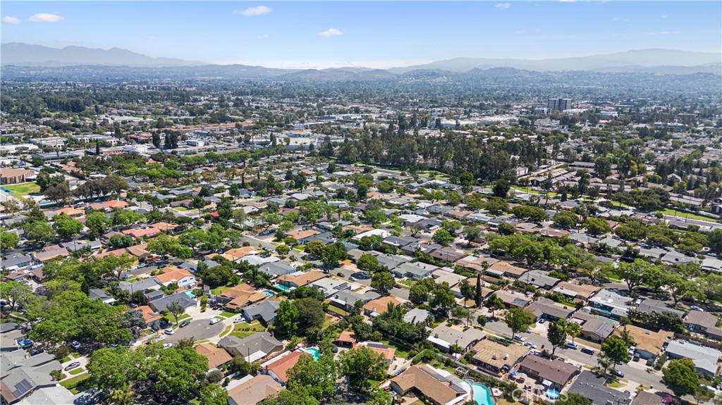 1106 N Wright Street