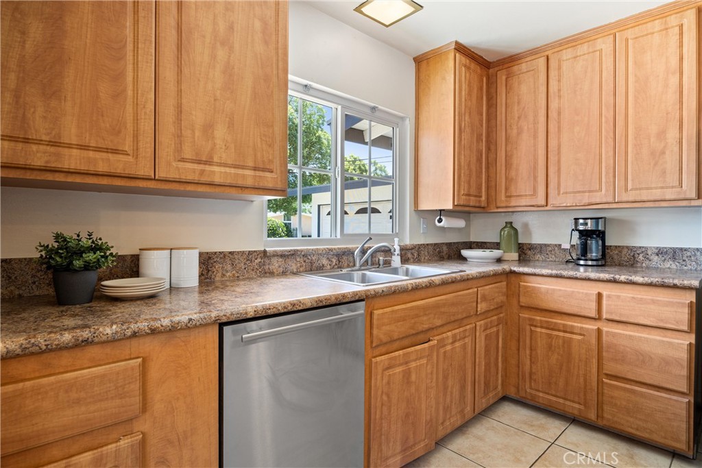 1106 N Wright Street