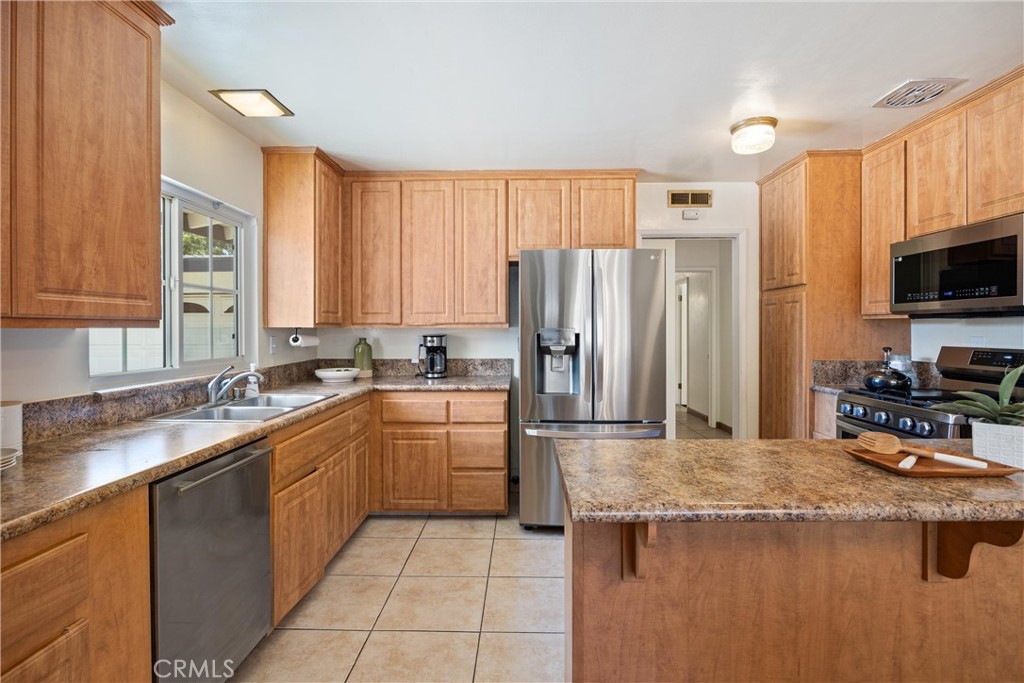 1106 N Wright Street