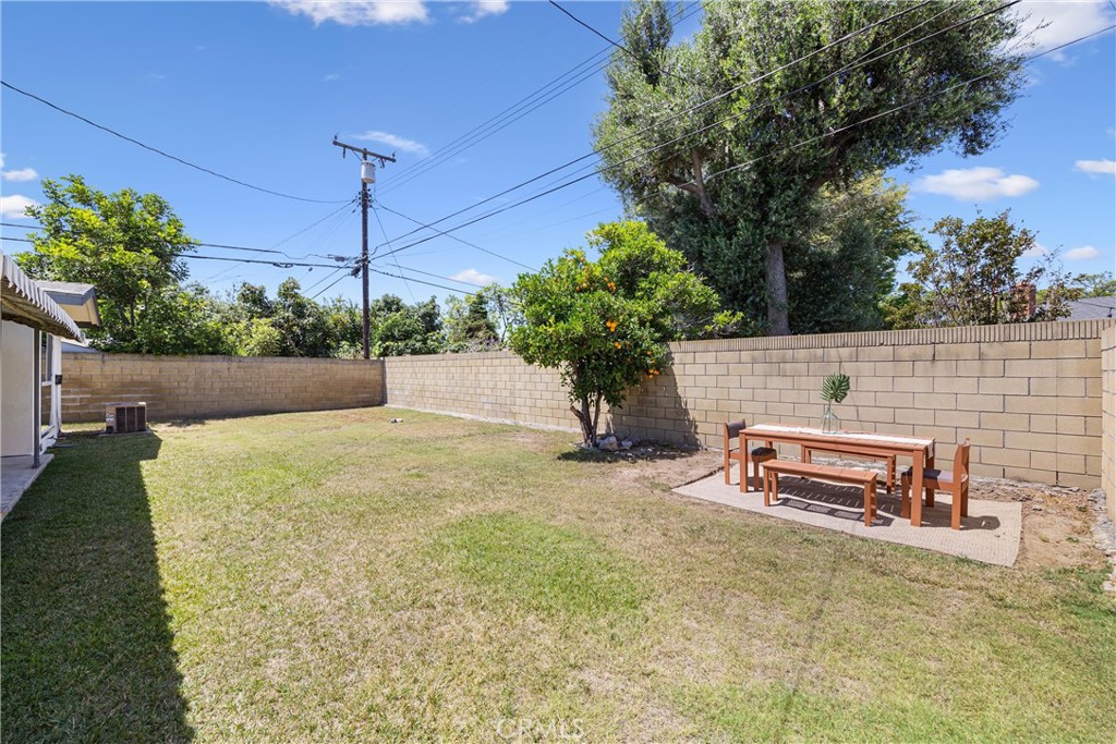 1106 N Wright Street