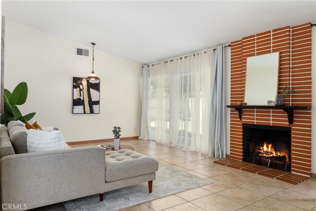 1106 N Wright Street