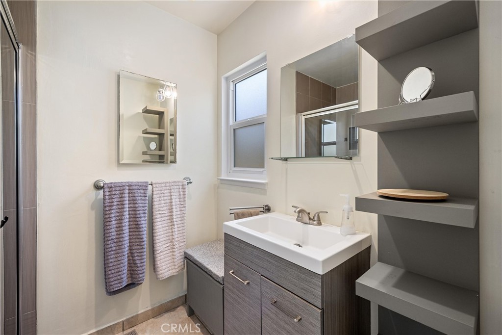 1106 N Wright Street