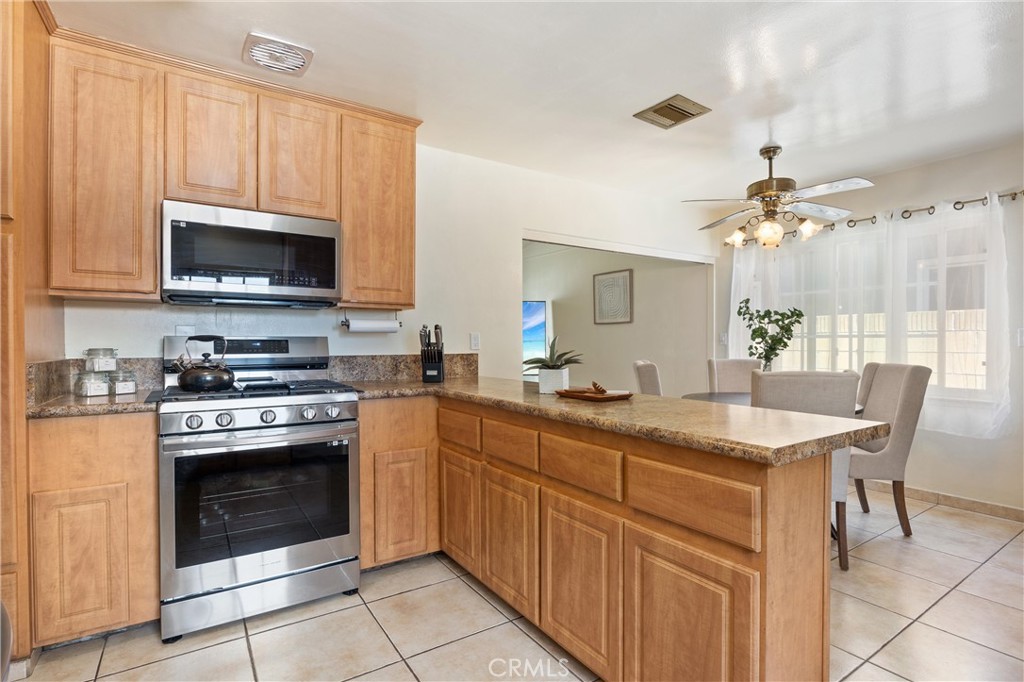 1106 N Wright Street