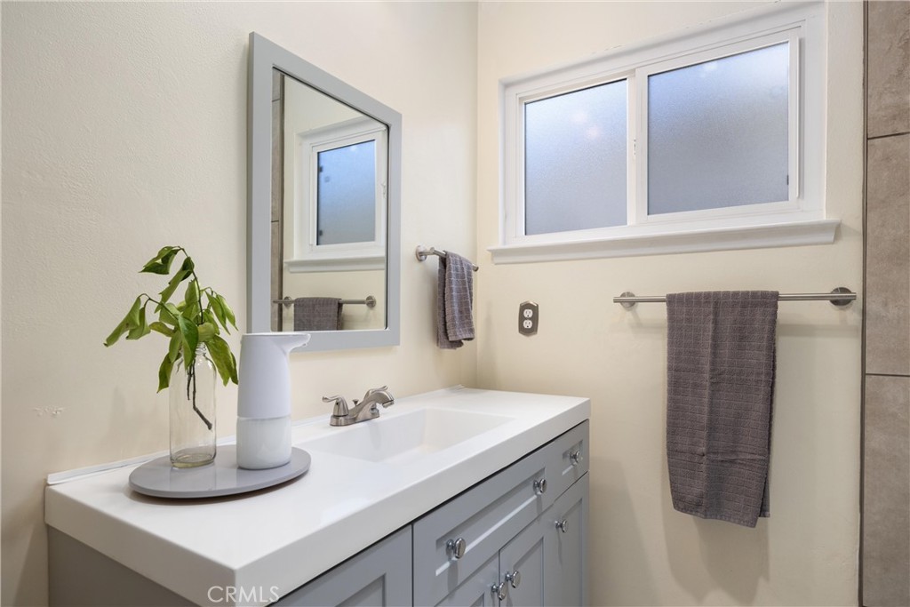 1106 N Wright Street