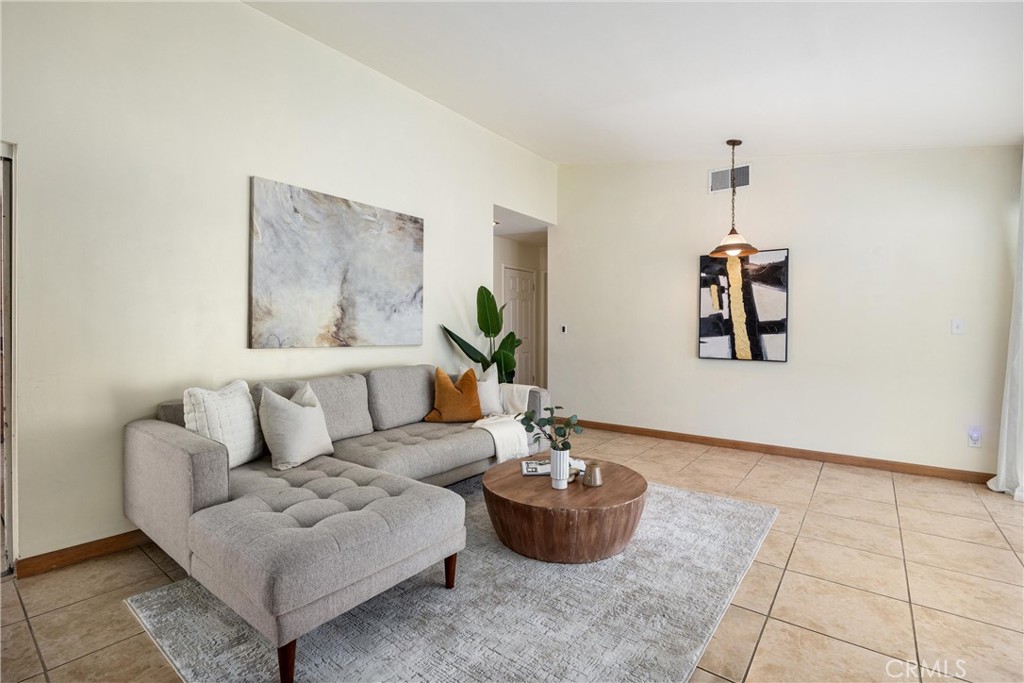 1106 N Wright Street