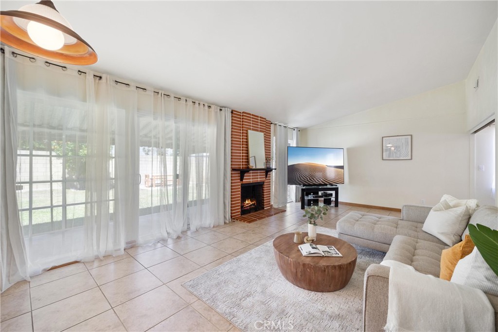 1106 N Wright Street