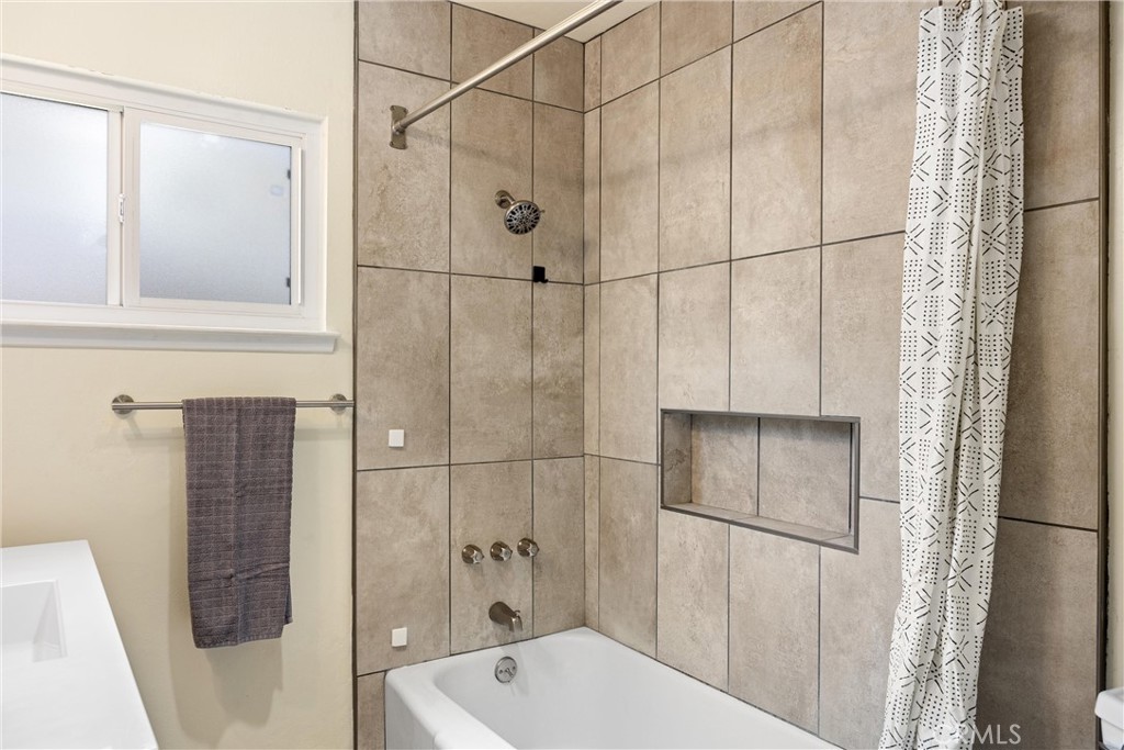 1106 N Wright Street