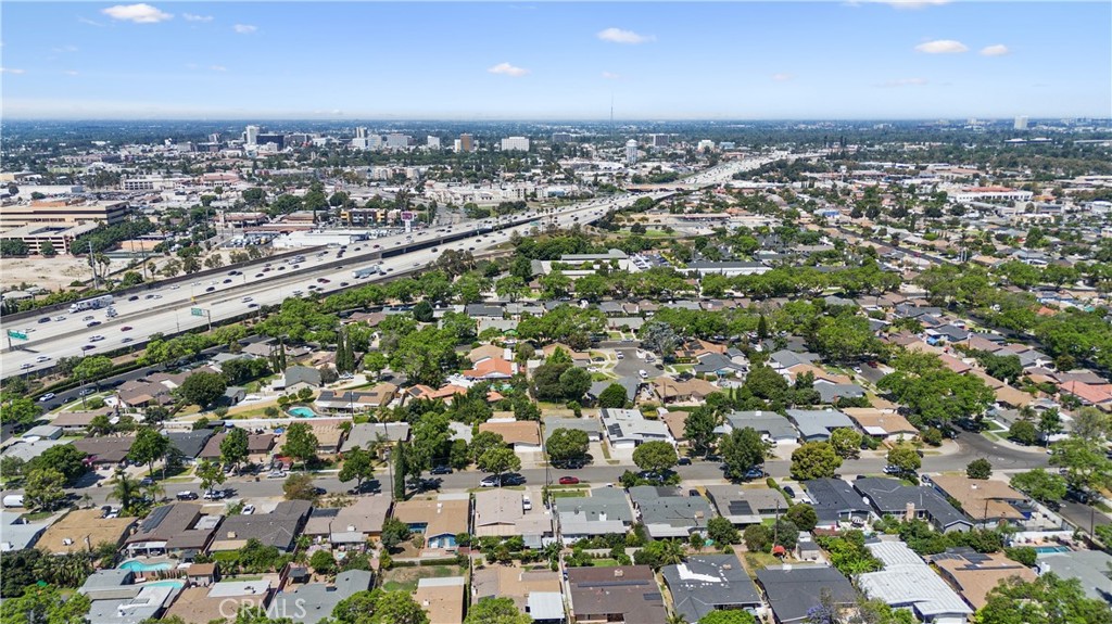 1106 N Wright Street