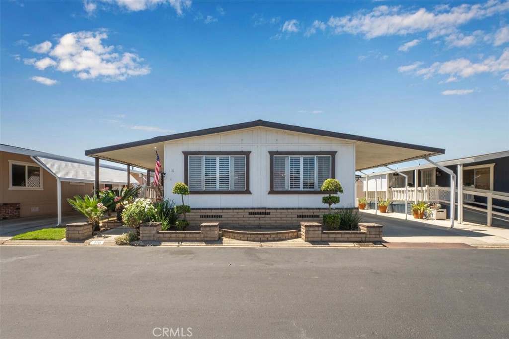 692 Adele Street N space 118