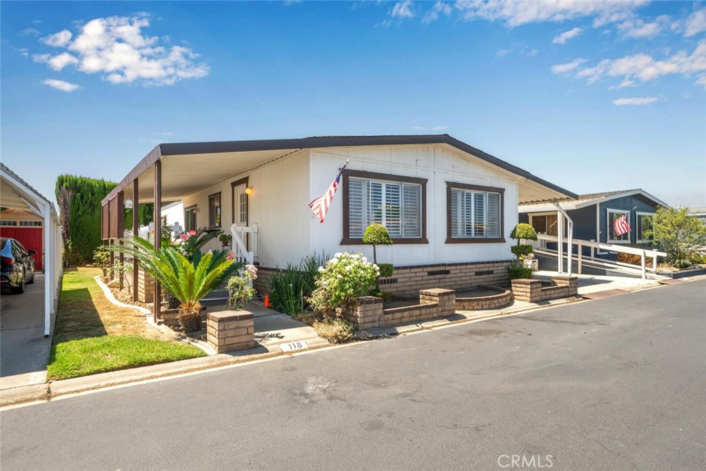 692 Adele Street N space 118