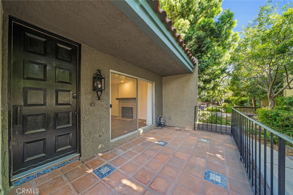 950 Palo Verde Avenue