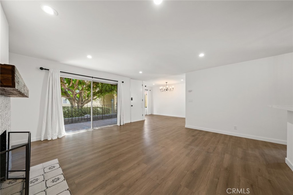 950 Palo Verde Avenue