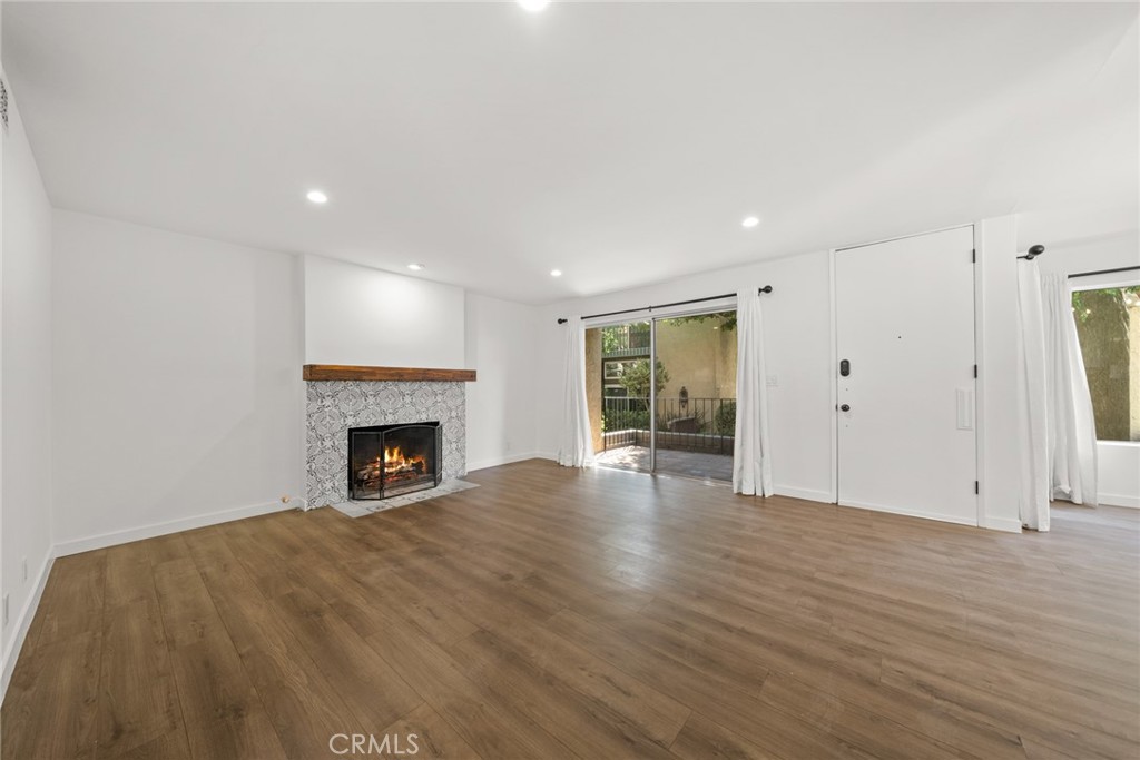 950 Palo Verde Avenue