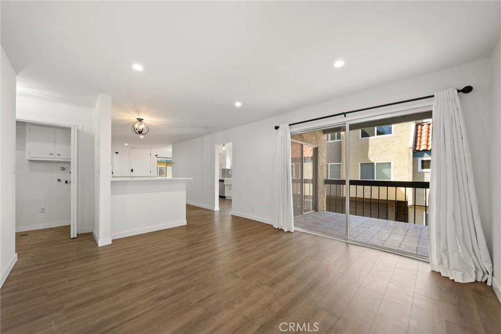 950 Palo Verde Avenue