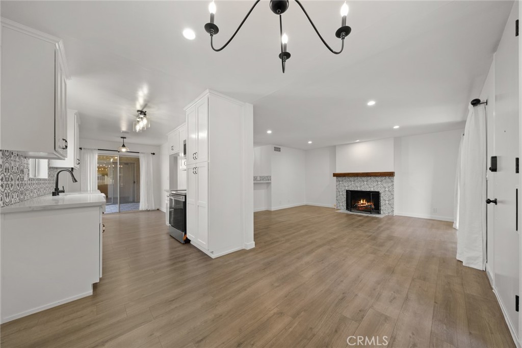 950 Palo Verde Avenue