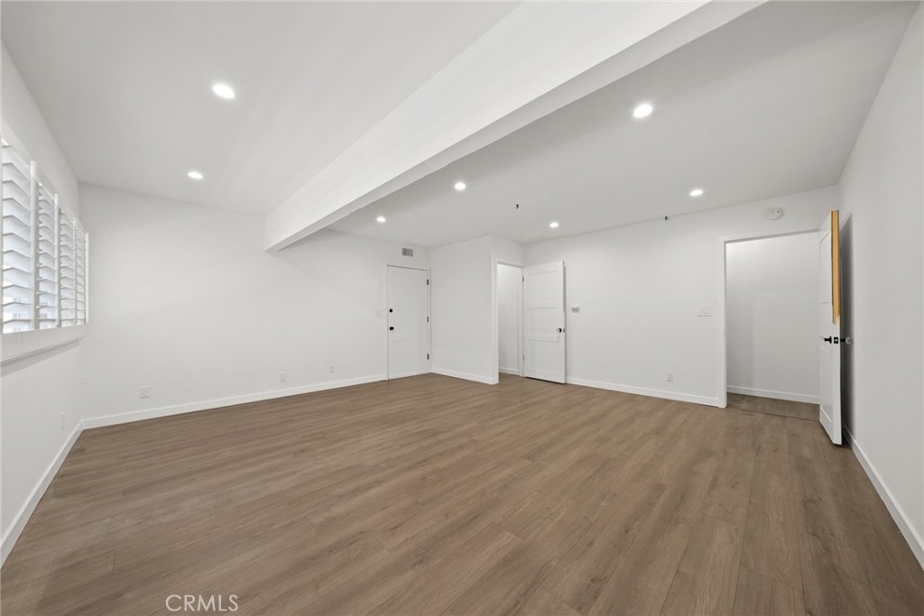 950 Palo Verde Avenue