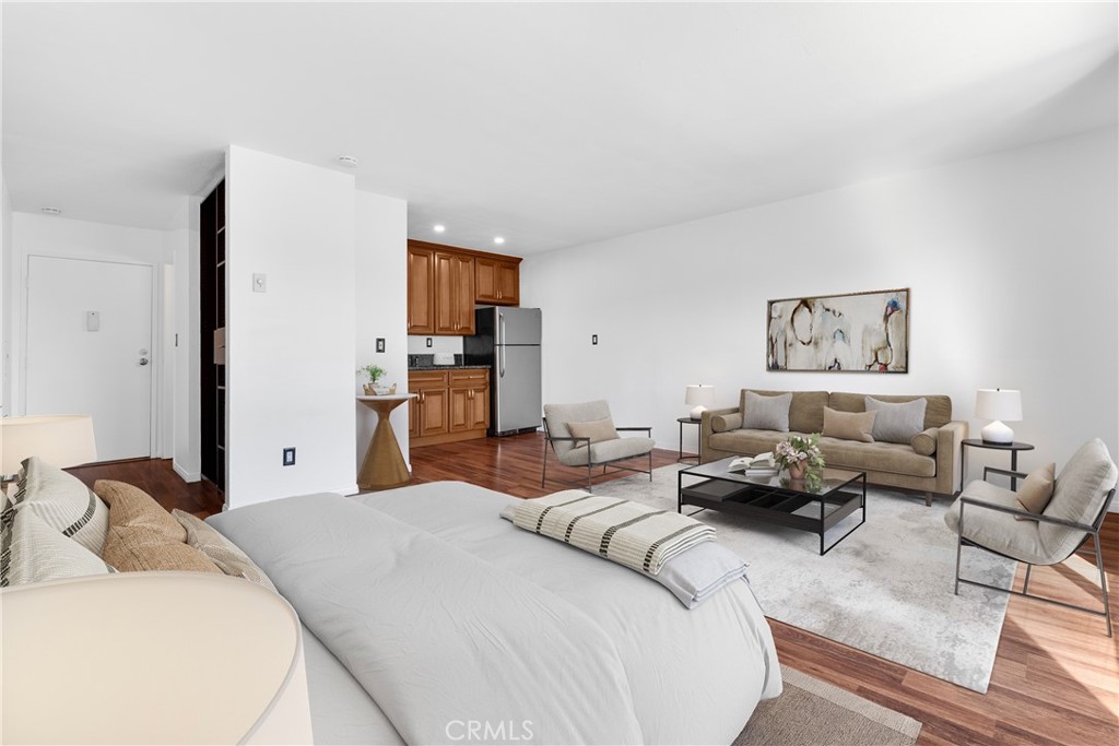 5585 East Pacific Coast Highway 327