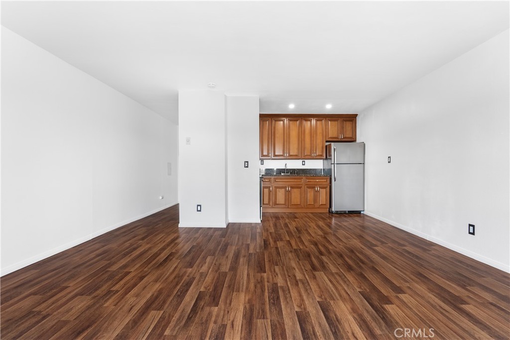 5585 East Pacific Coast Highway 327