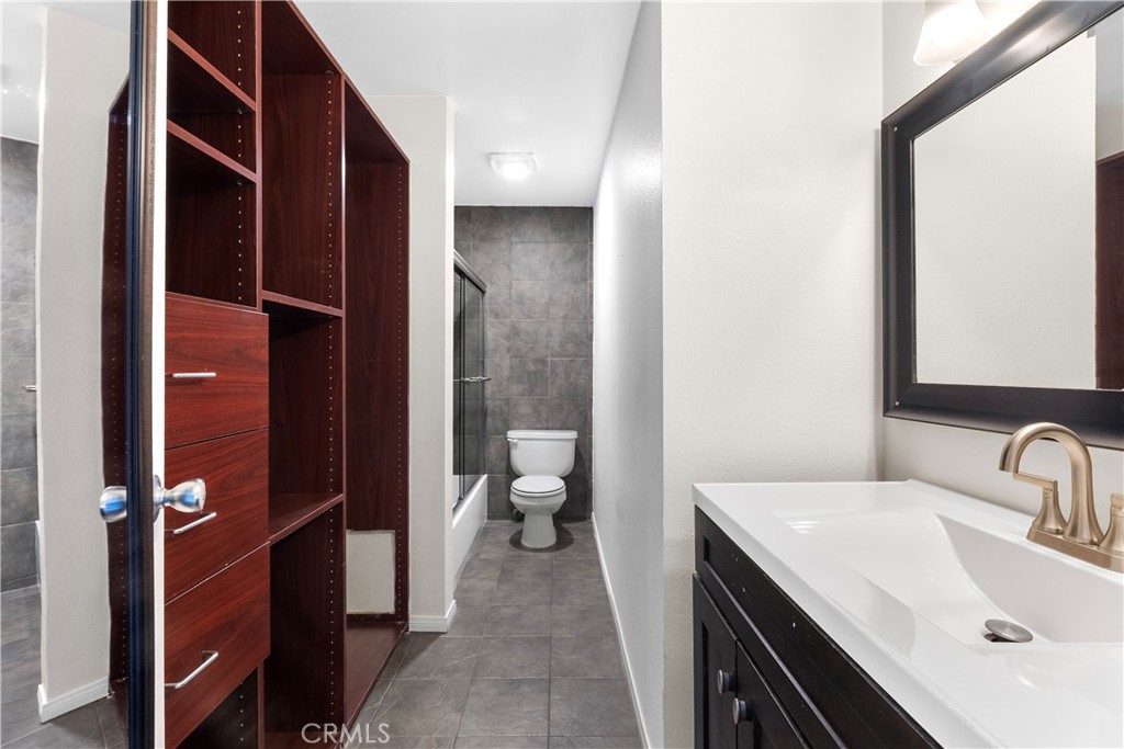 5585 East Pacific Coast Highway 327