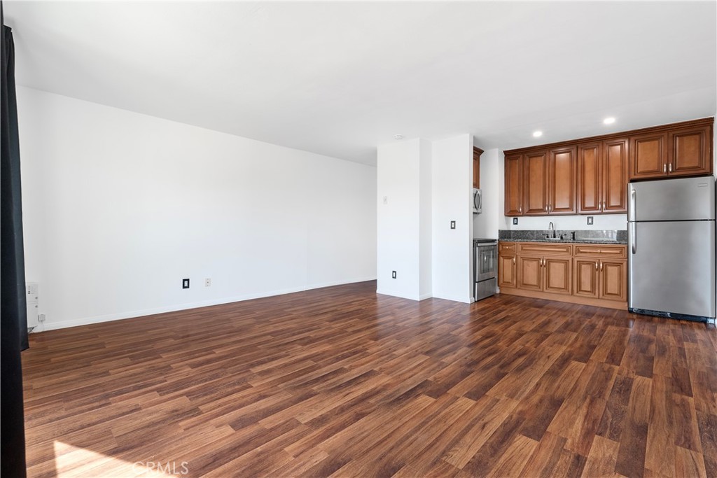 5585 East Pacific Coast Highway 327