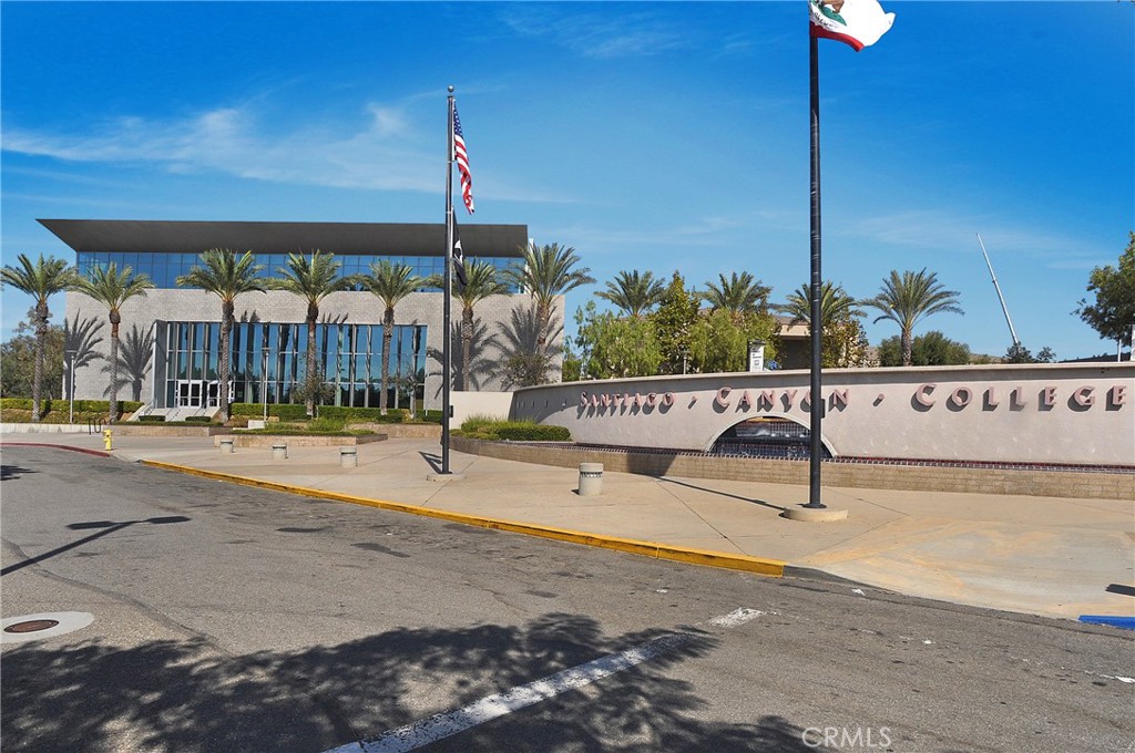 7740 E Lakeview Trail