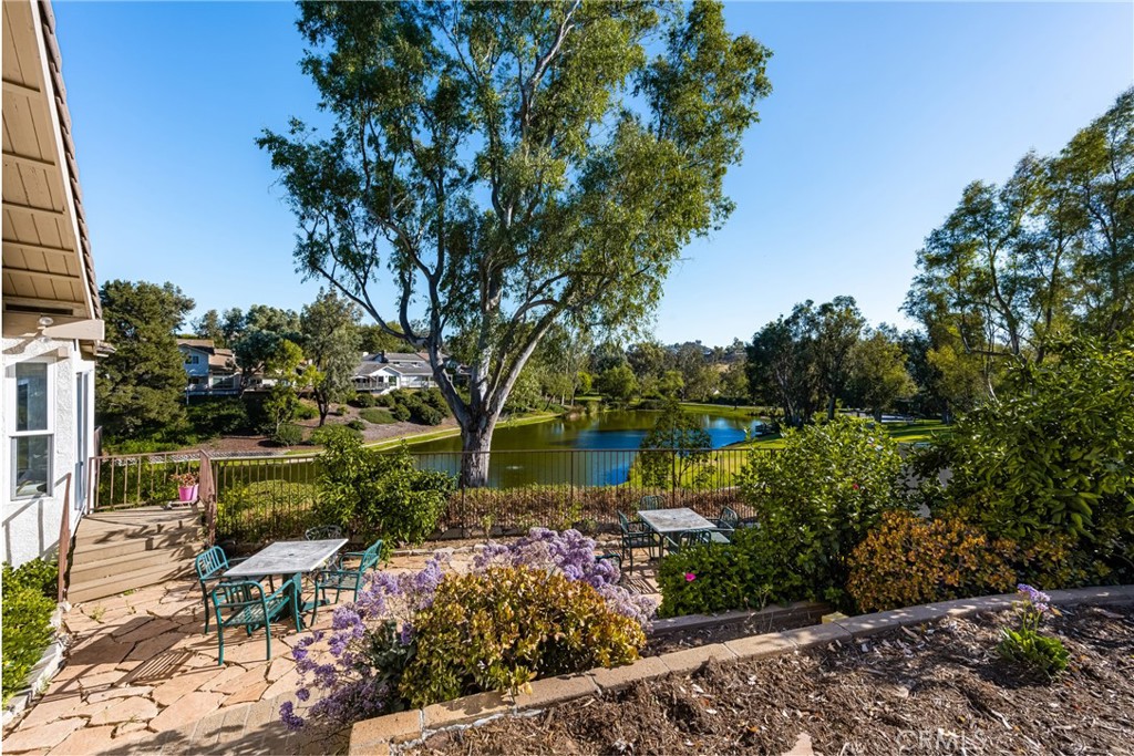 7740 E Lakeview Trail